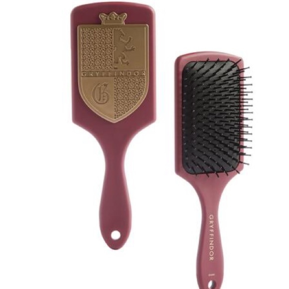 Harry Potter Gryffindor Hogwarts Paddle Hairbrush - Picture 1 of 4